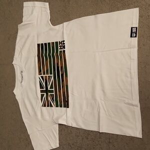 Hawaii's Finest Camo Hawaiian Flag Men's Shirt NWOT